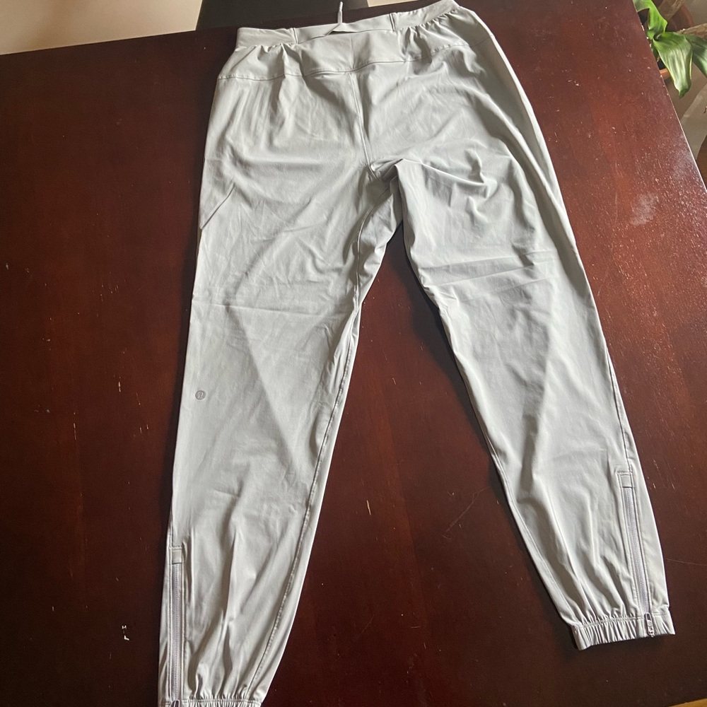 Lulu surge joggers. Size M, hardly worn. Light gray